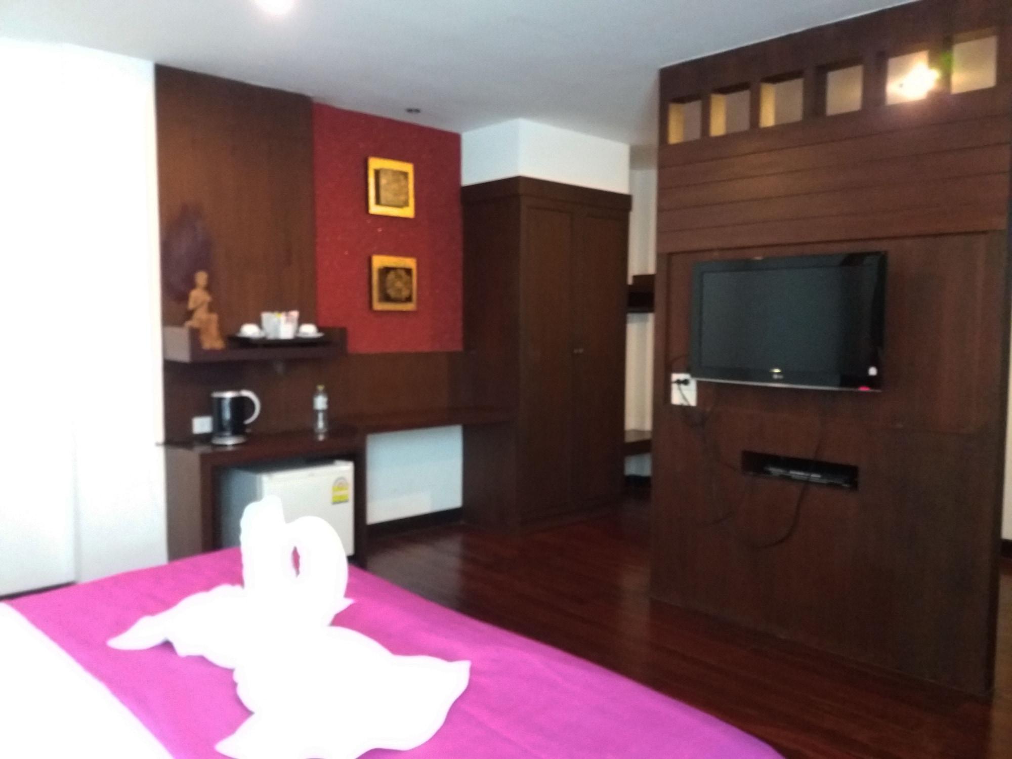 Nicha Suite Hua Hin Hotel Buitenkant foto
