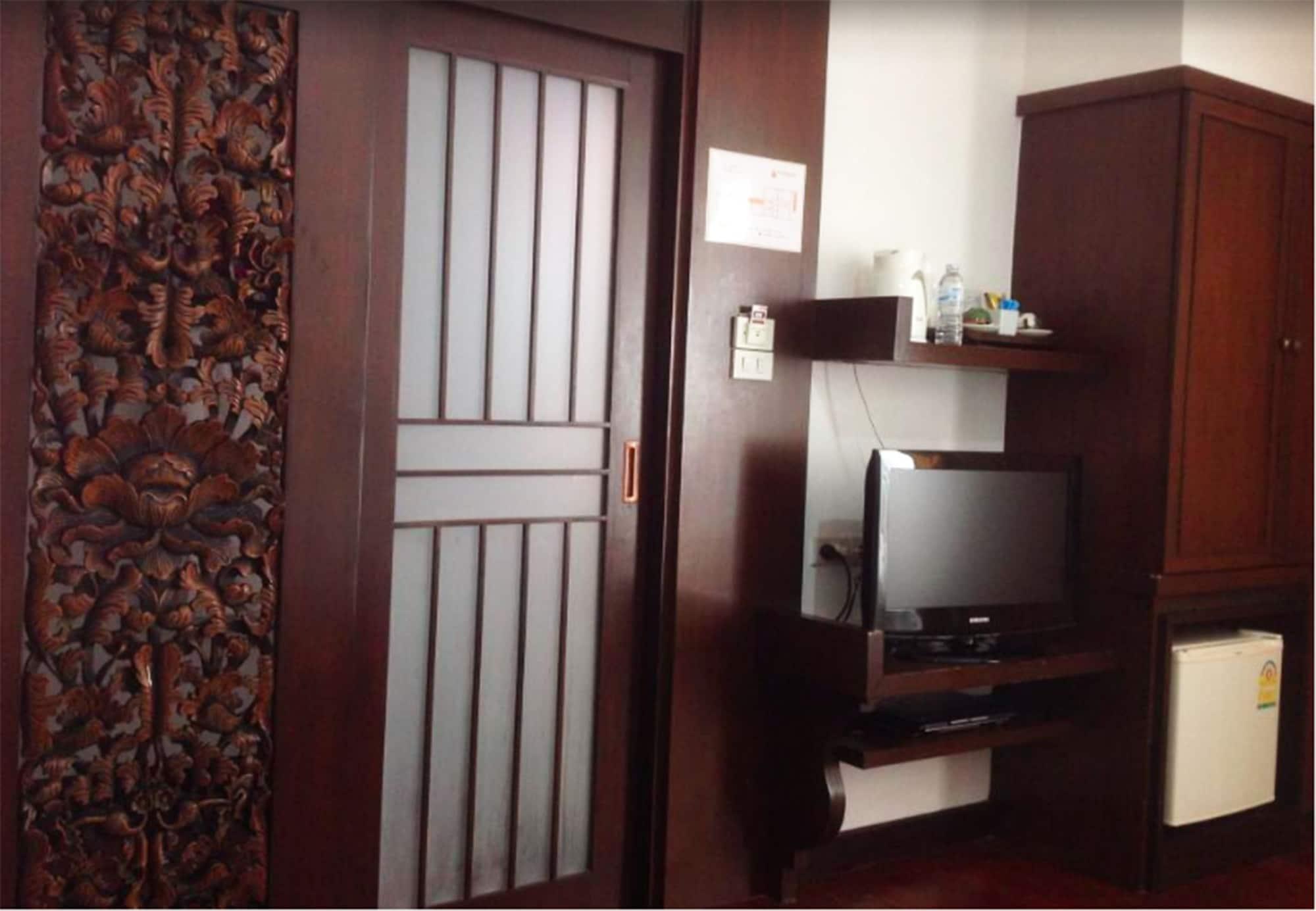 Nicha Suite Hua Hin Hotel Buitenkant foto