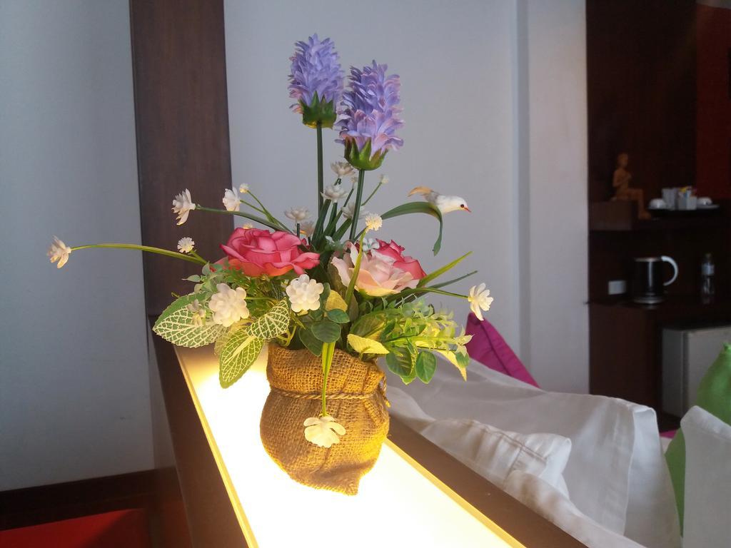 Nicha Suite Hua Hin Hotel Buitenkant foto