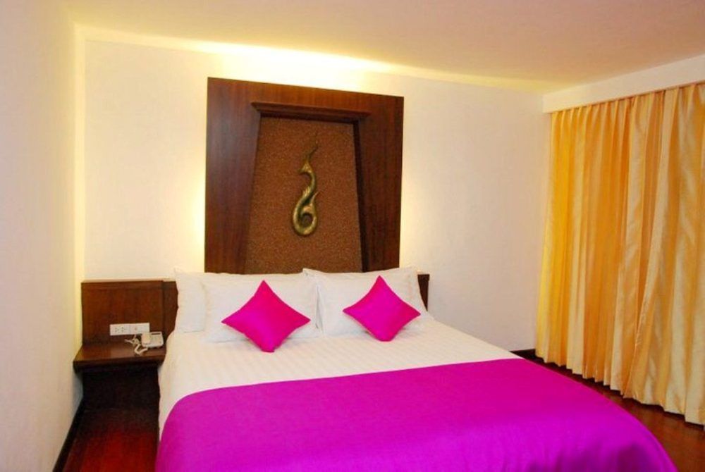 Nicha Suite Hua Hin Hotel Buitenkant foto